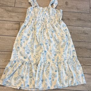 Boho and beautiful Pioneer Woman Blue and Cream Floral Dress